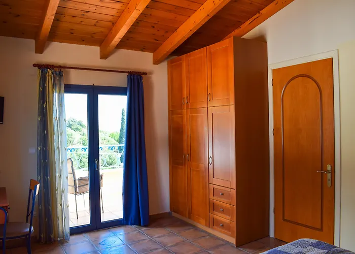 Aparthotel Diana Mousata