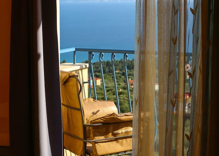 Diana Aparthotel Mousata