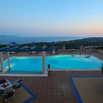 Ξενοδοχείο με διαμερίσματα Diana 4*